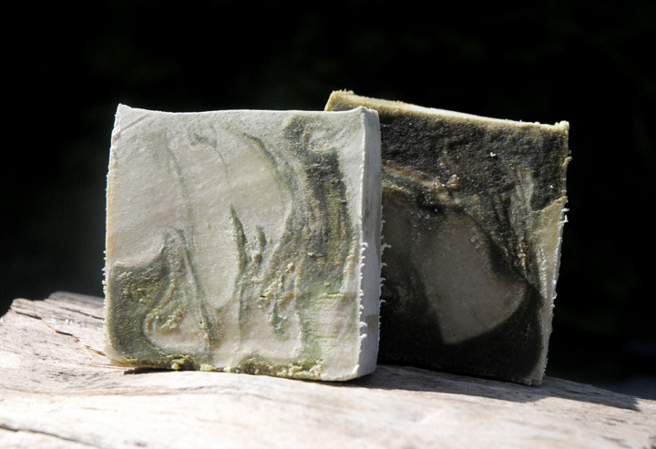 Schafmilchseife mit echter Avocado und Heilerde.